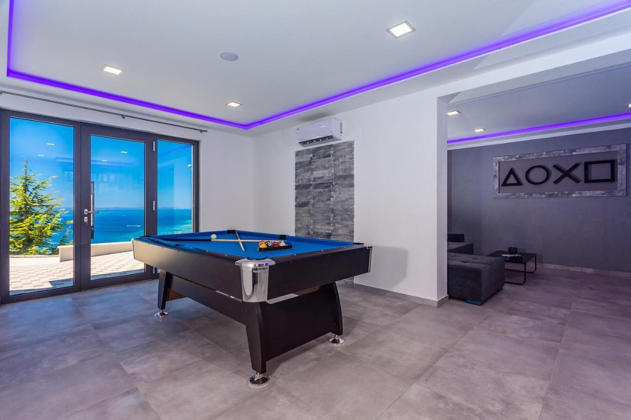Villa Belvedere With Heated Pool, Billiards, Media Room, Sea Views,10 Pax Omiš Kültér fotó