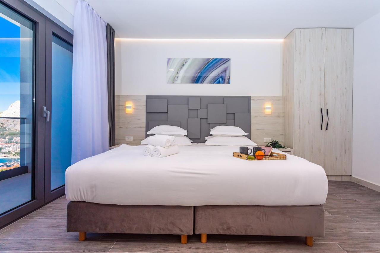 Villa Belvedere With Heated Pool, Billiards, Media Room, Sea Views,10 Pax Omiš Kültér fotó