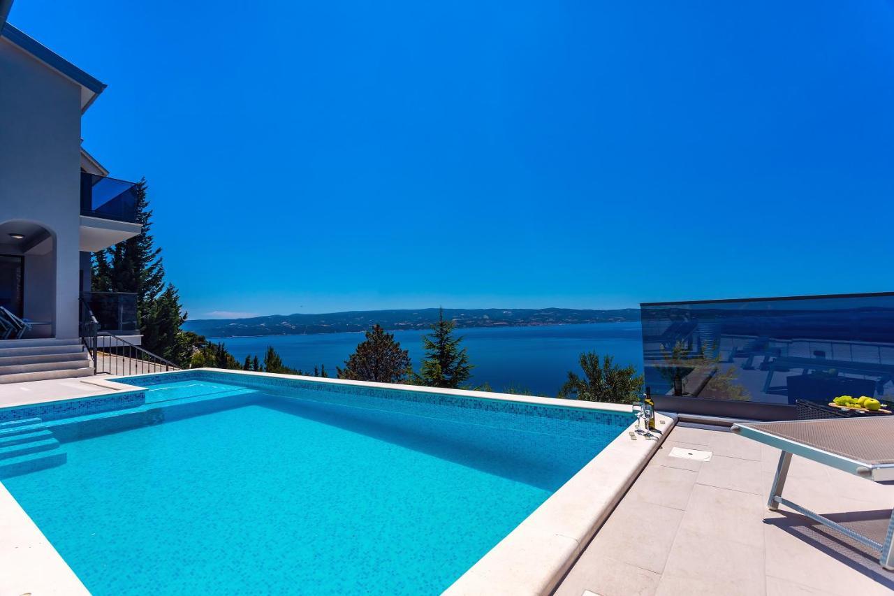 Villa Belvedere With Heated Pool, Billiards, Media Room, Sea Views,10 Pax Omiš Kültér fotó