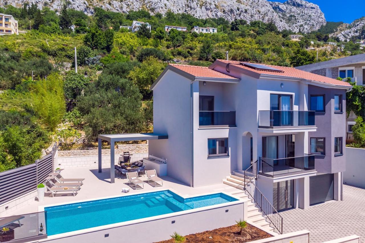 Villa Belvedere With Heated Pool, Billiards, Media Room, Sea Views,10 Pax Omiš Kültér fotó
